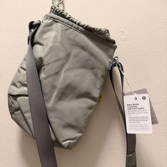 Lululemon Water Bottle Crossbody 2L With Front Pocket – Recycled Nylon - Picture 4 of 6